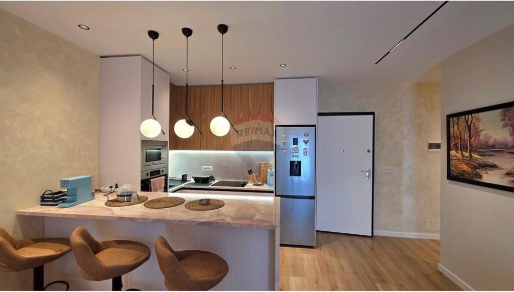 Apartament 1+1prane portit,Vlore