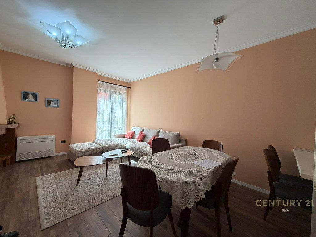 Apartament 3+1 ne Rrugen e Kavajes! 1,700 € /Muaj