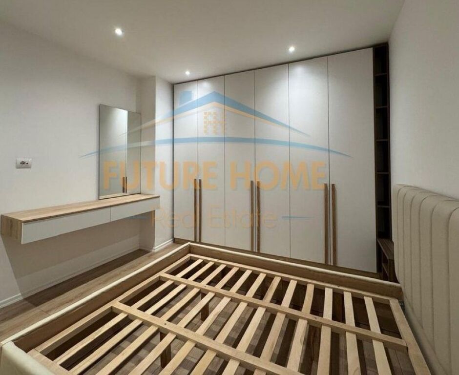 Shitet, Apartament 1+1, Rruga Fortuzi