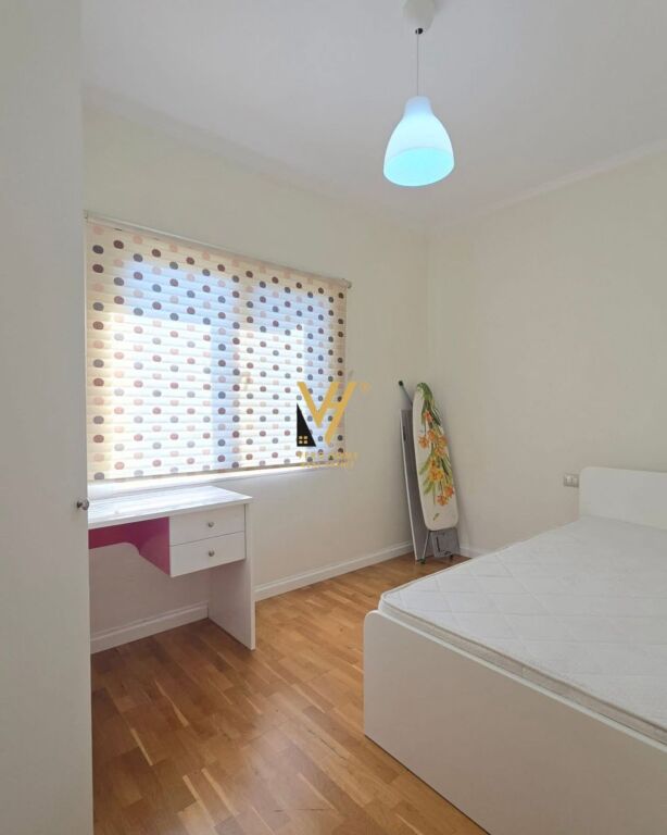 SHITET PAPAFINGO 2+1 TE LIQENI I THATE 270.000 EURO