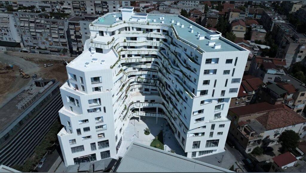 Spring Rezidencë Shitet Studio 56.8 M2.