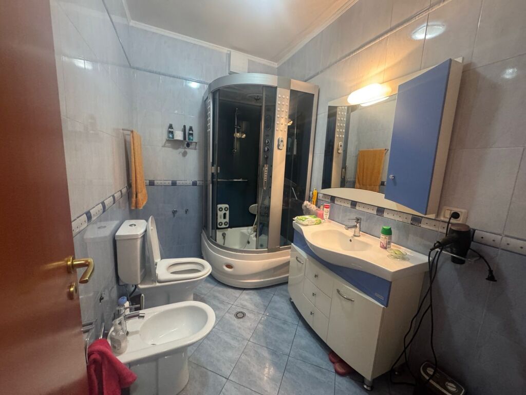 2+1 apartment for sale at the Commune of Paris.