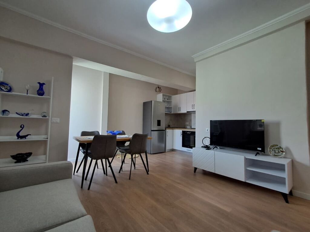 🏡 Jepet me qira apartament 2+1 në qendër të Durrësit, pranë Muzeumit