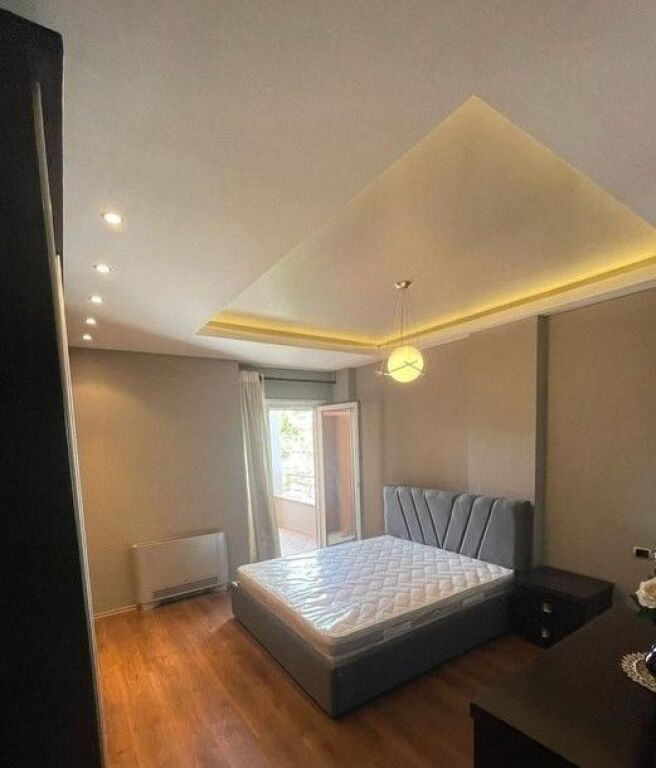 APARTAMENT 3+1 ME QERA TE KOPSHTI BOTANIK!