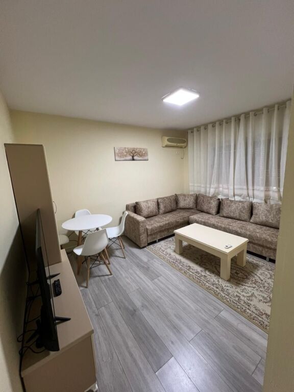 Ofrohet per qera apartament 1+1 ne Myslym Shyri