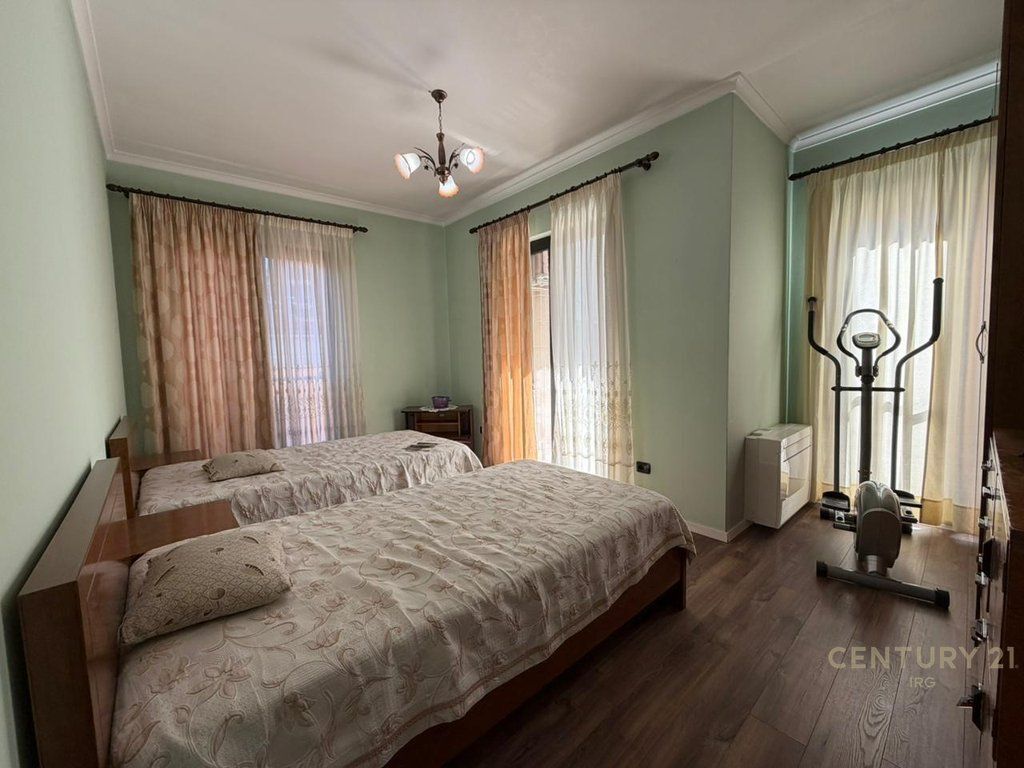 Apartament 3+1 ne Rrugen e Kavajes! 1,700 € /Muaj