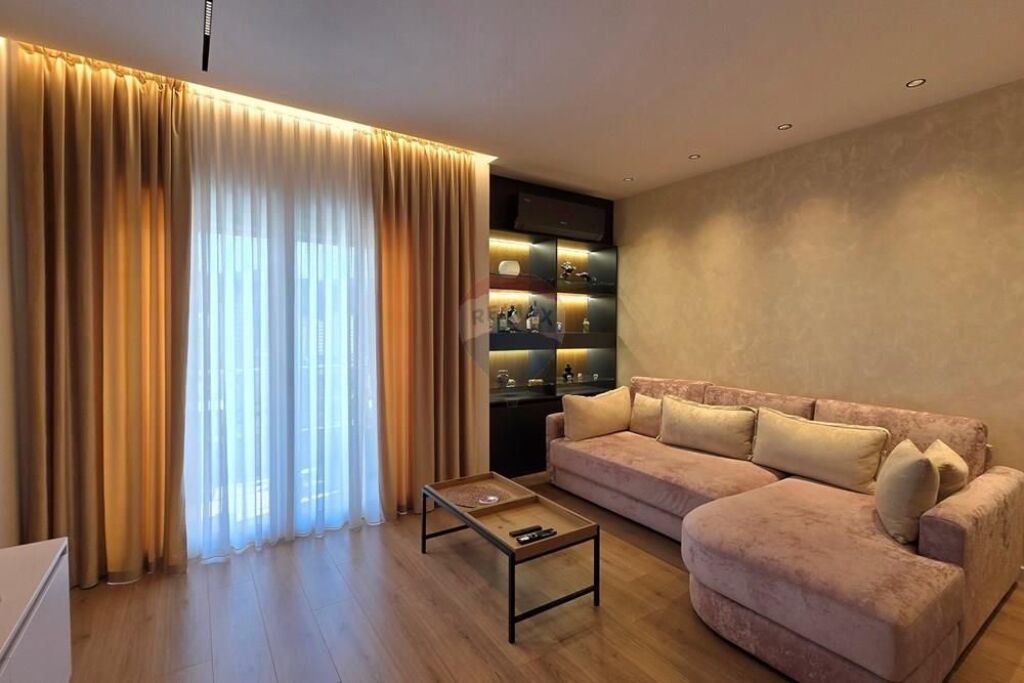 Apartament 1+1prane portit,Vlore