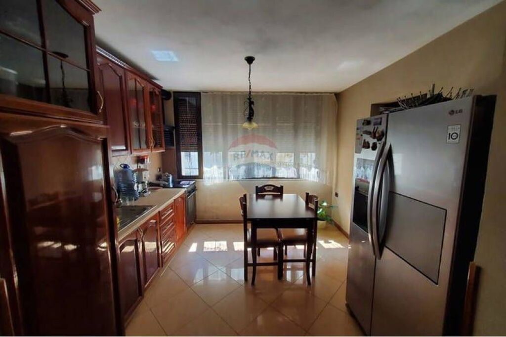 Appartamento - In Vendita - 21 Dhjetori, Tirana