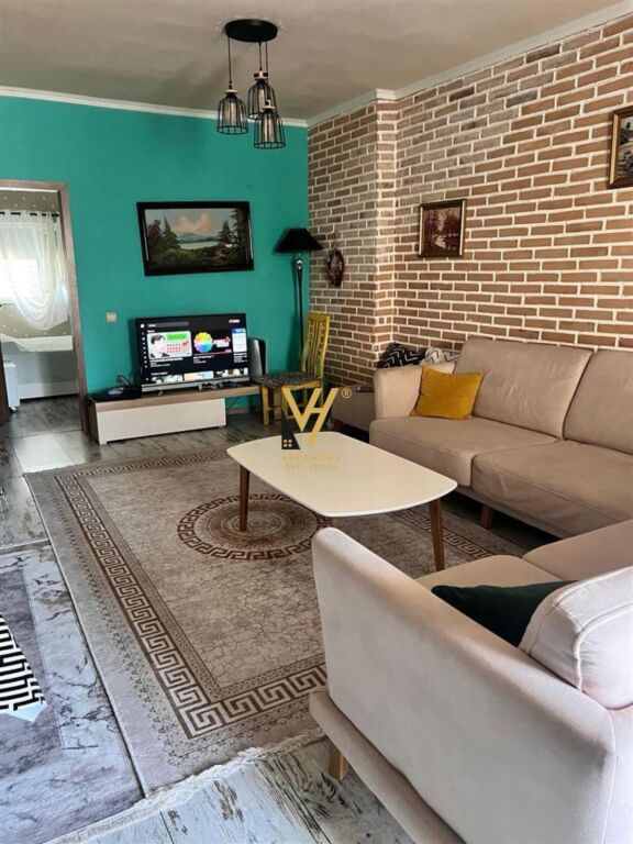 APPARTAMENTO 2+1+BLK IN AFFITTO ALLA COMUNE DI PARIGI 750 EURO