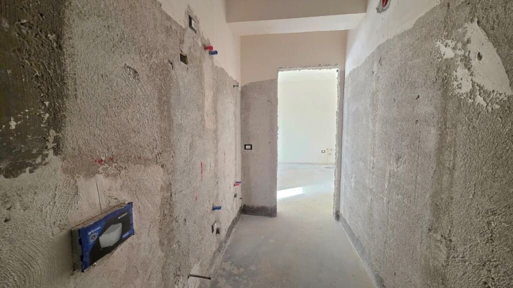 Apartament ne shitje 1+1 prane bar Urban