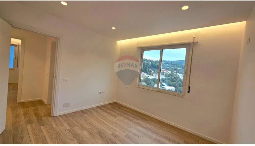 Apartament ne shitje 2+1+2 , Rr. Zenel Murra