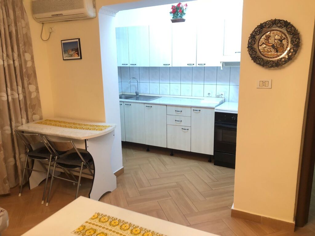 Rent Apartment 1+1 📍Mine Peza Street near Zogut te zi Existing building 4th floor  Price 550 euro per month