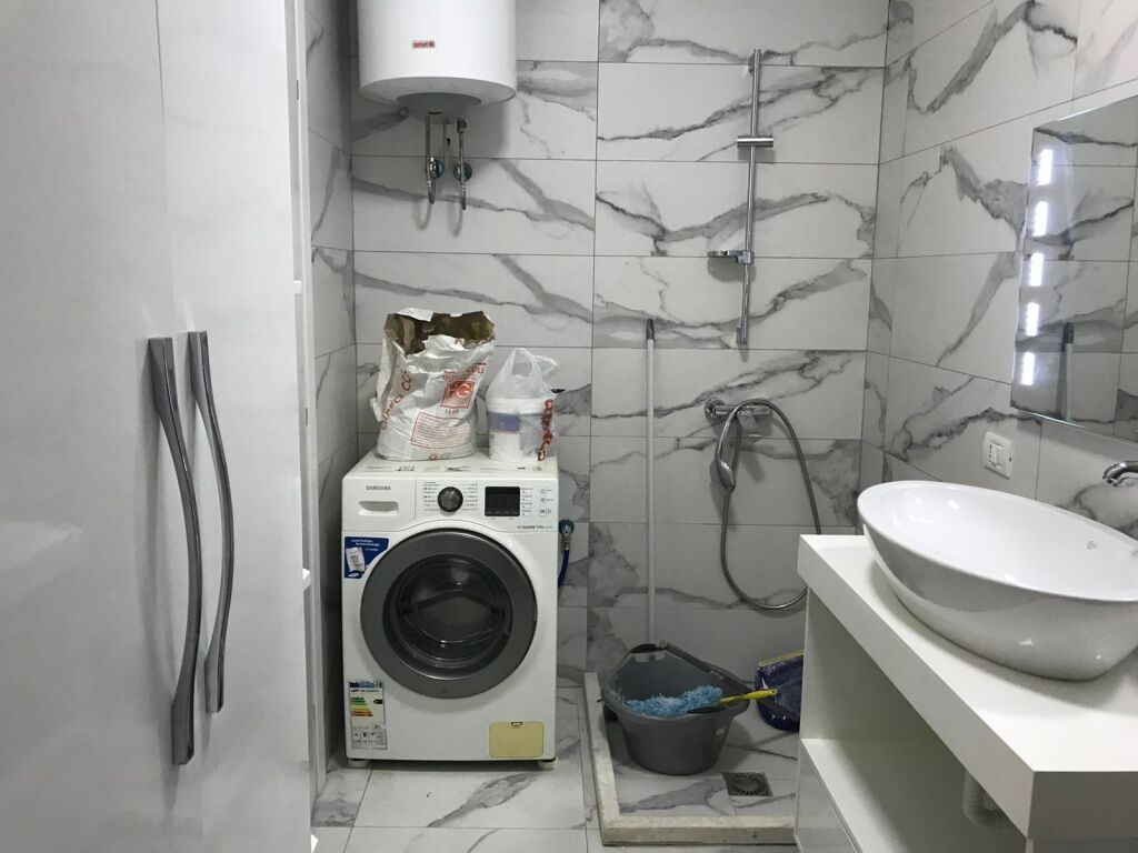 Shitet Apartament 3+1+2 në Qendër të Durrësit
