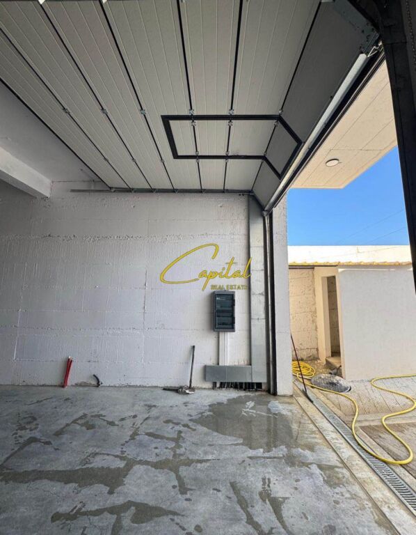 WAREHOUSES FOR RENT 220 M2 CITY PARK 80,000 LEKE