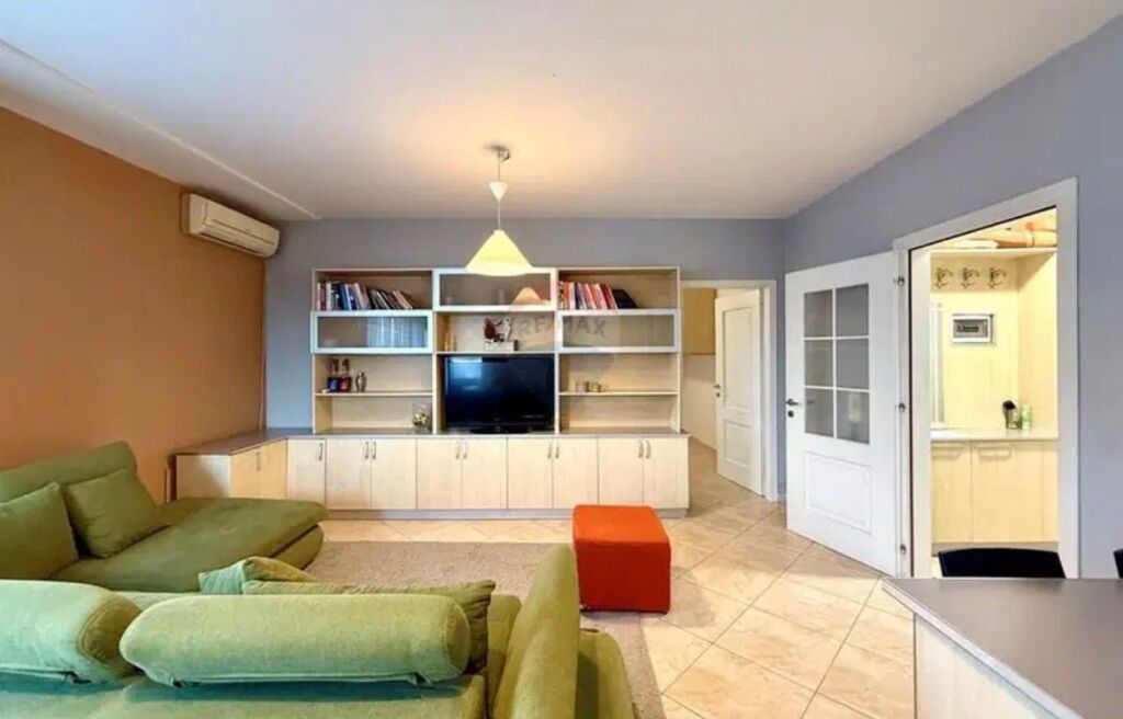 Appartamento - In Vendita - Complesso Colombo, Tirana