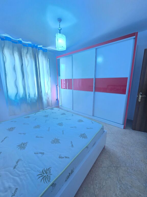 OKAZION! APARTAMENT 1+1 TEK RRUGA E KAVAJES, PRANE GLOBE.