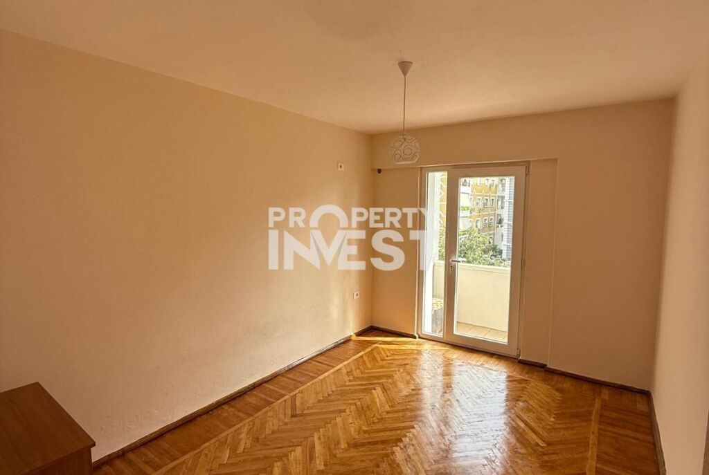 Office space for rent at Pazari i Ri