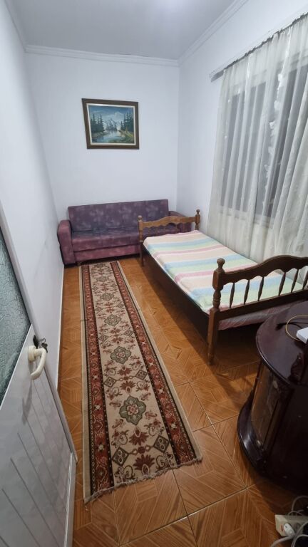 Jepet me qira apartament 2+1 ,Ish parku afer Deliorgjit  ,500 mijë lekë/muaj