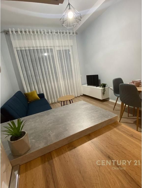 Japim me qira apartament 1+1,tek Kompleksi ”Magnet”!