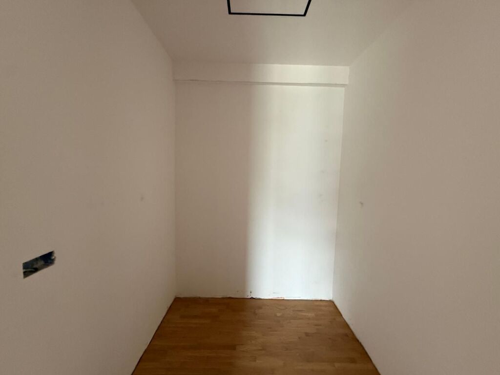 PENTHOUSE 3+1 +3 POSTE PARKIMI PER SHITJE TEK LIQENI I THATE