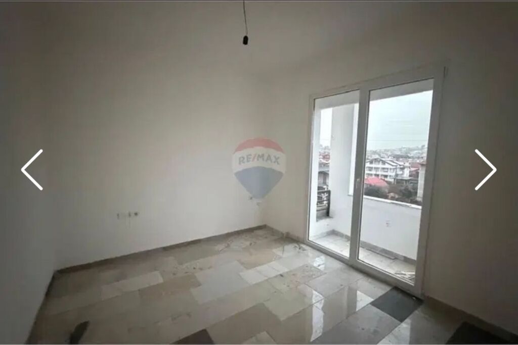 Shitet Apartament 2+1+2 tek Pallatet e Verdha