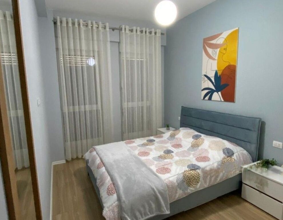 Japim me qira apartament 1+1,tek Kompleksi ”Magnet”!