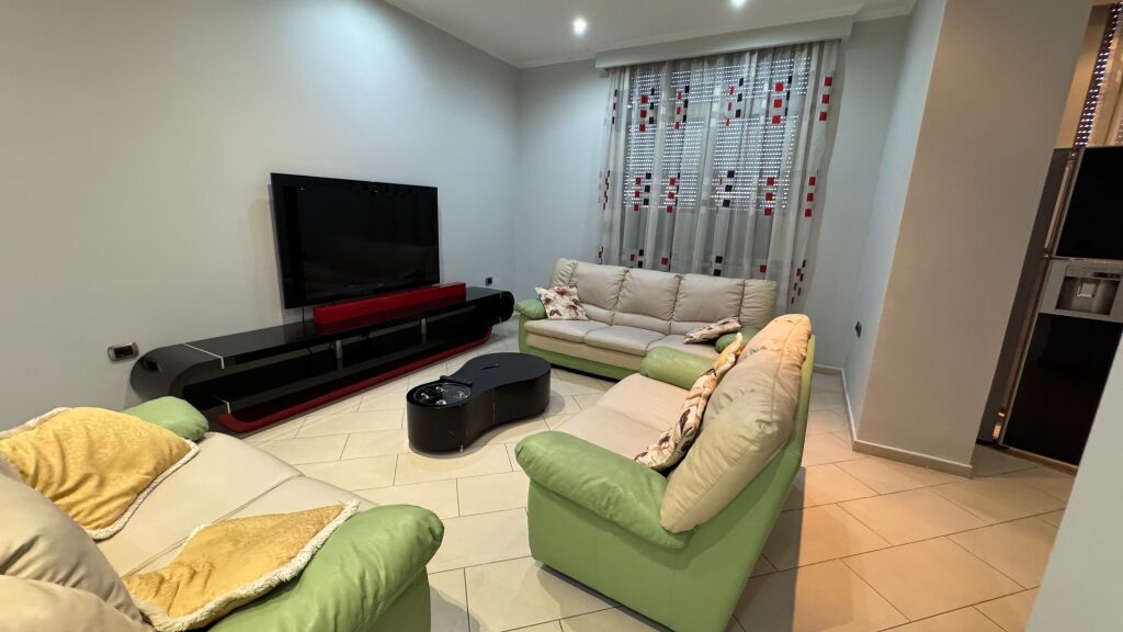 Apartament ne qender tirane