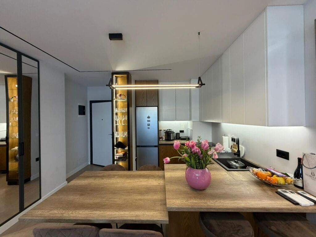 Apartment 2+1+Parking for sale at Golden Park near Amerikan 3.