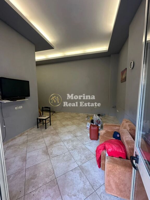 Qera | Ambjent Biznesi | Rruga e Dibrës | 300 €/muaj
