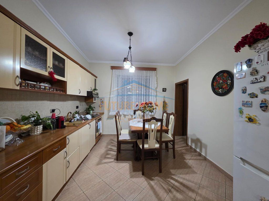 Shitet apartament 3+1 Blloku Tirane
