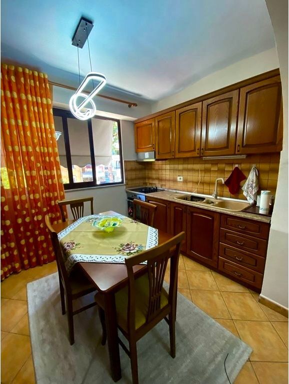 📍 Jepet me Qera 2+1 te "Myslym Shyri" – Zemra e Tiranës! 🏙️