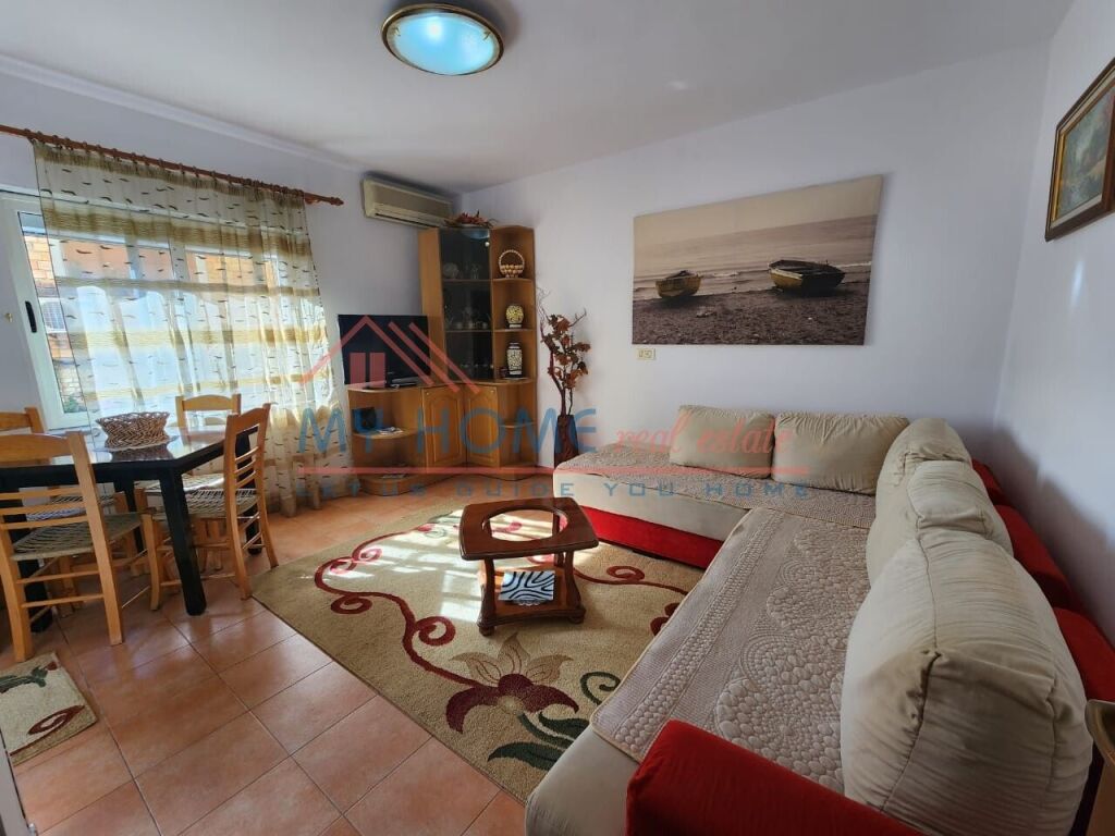 Apartament 2+1 me qera tek Pazari i Ri ne Tirane