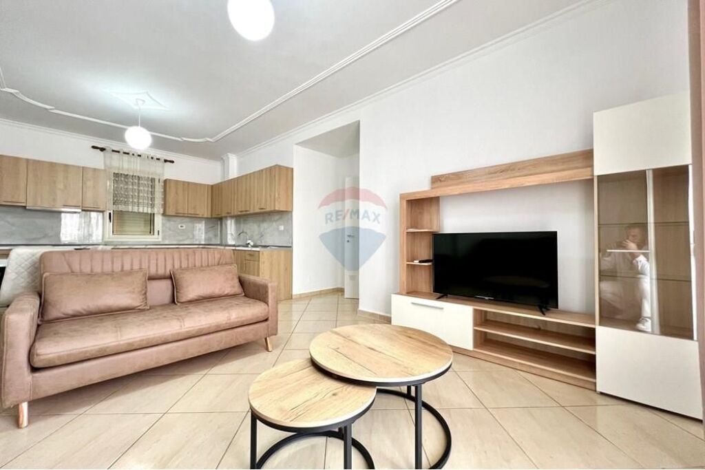 Apartament 2+1 me qera ,prane Kishes Orthodhokese,Vlore