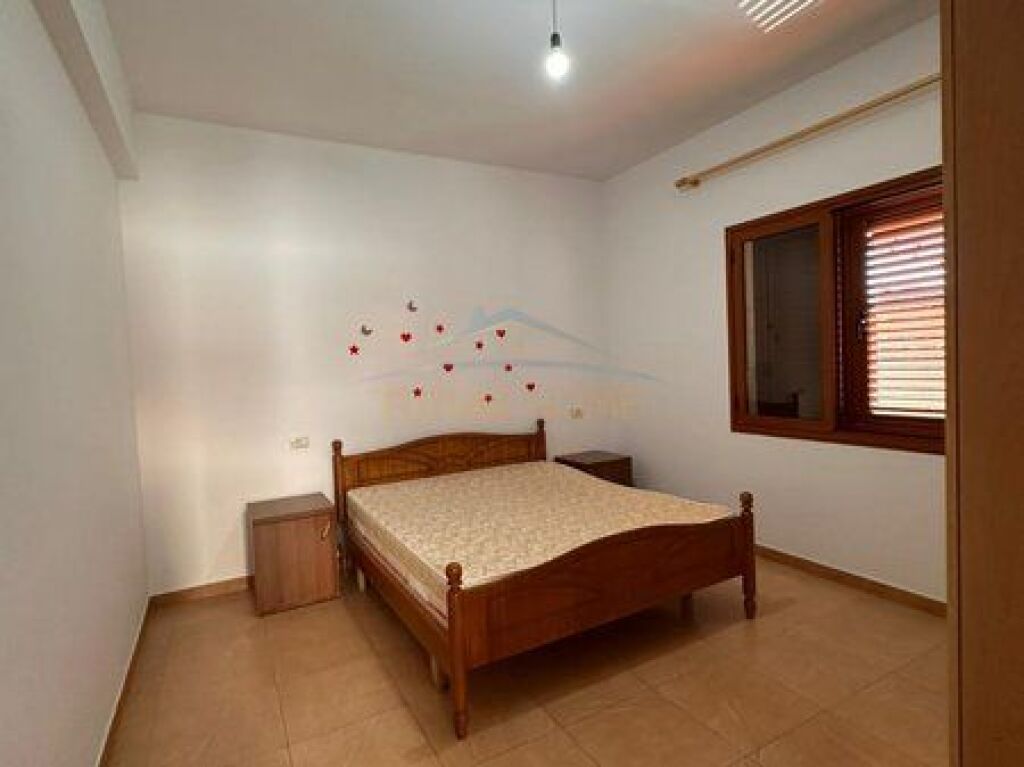 Qera , Shtëpi Private 1+1, Rruga Halim Rakipi , Vlore