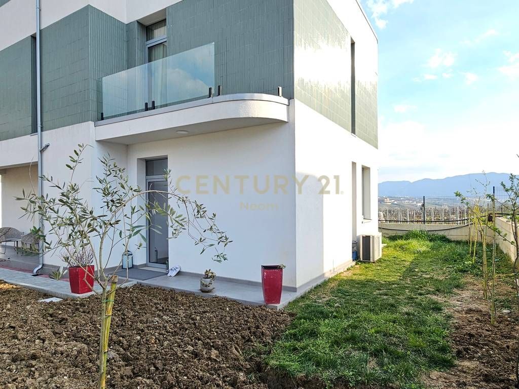 VILLA INDIVIDUALE SU 3 PIANI IN VENDITA A FARKE
