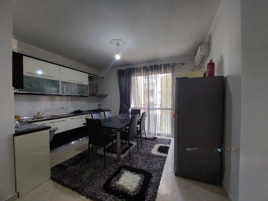 Shitet Apartament 2+1 + Garazh i Mbyllur për 2 Makina . Astir 193,000 €
