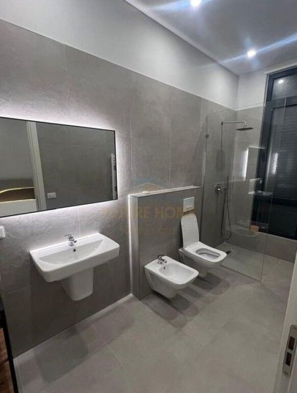 Qera, Apartament 2+1+2+Post Parkimi, Ish Dogana, Tiranë.