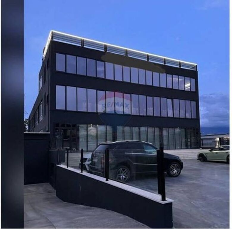 Locale commerciale in affitto