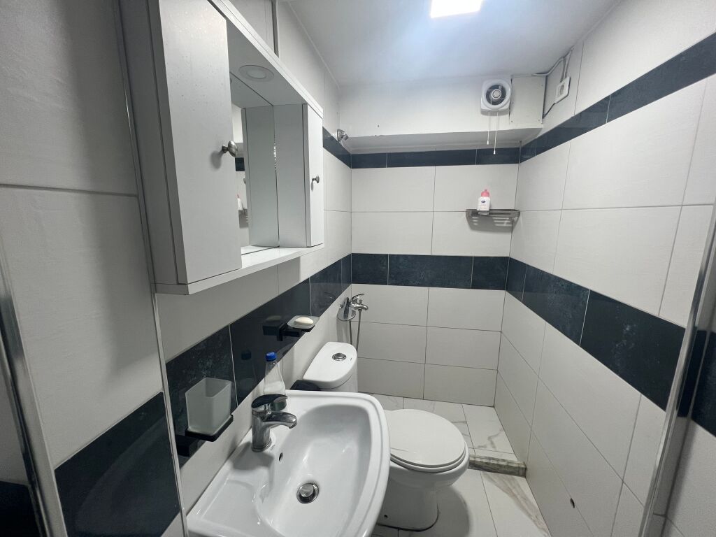 Garsoniere me qira Astir