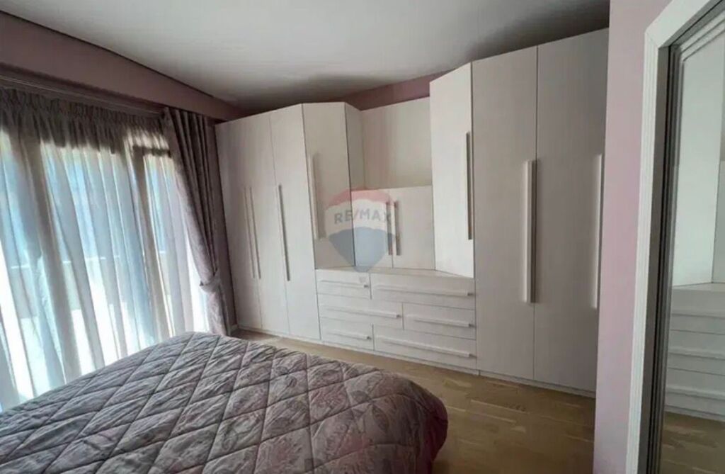 Apartament - Për Shitje - Liqeni i Tiranës, Tiranë