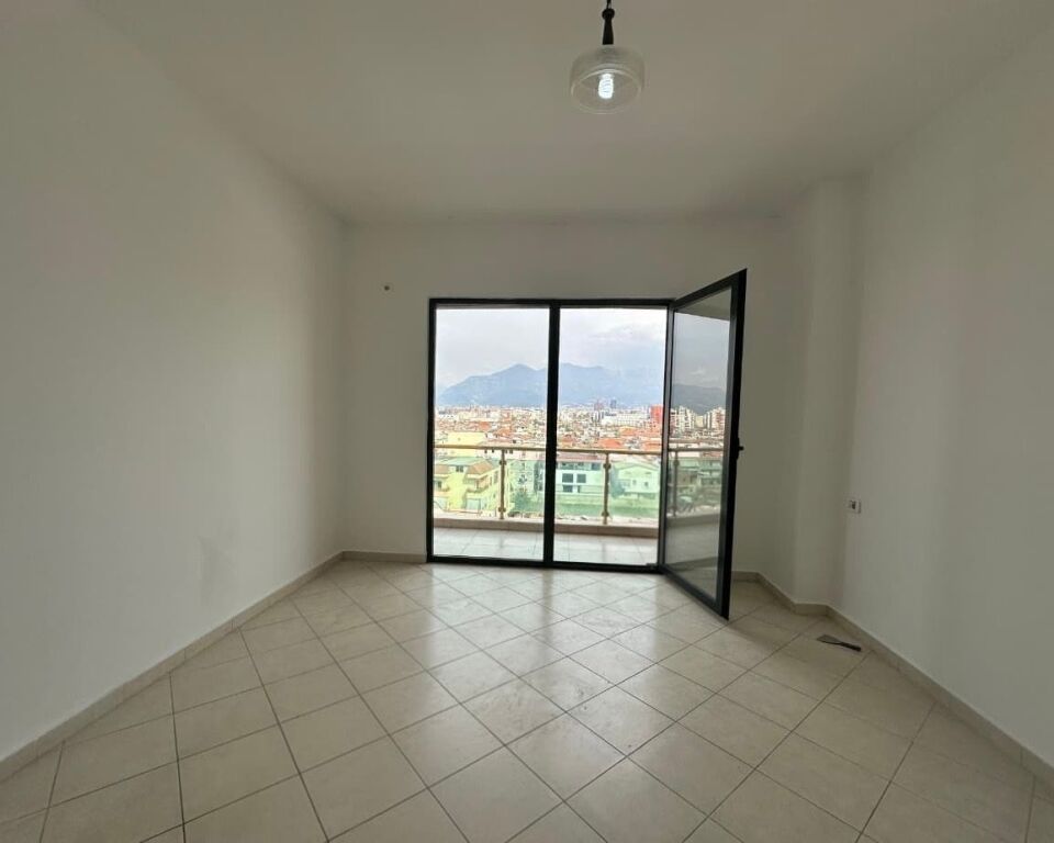 1+1/Shitje 📍Yzberisht 📌110 000€