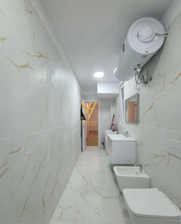 JEPET ZYRE 88 M2 ME QERA NE QENDER 120.000 LEKE