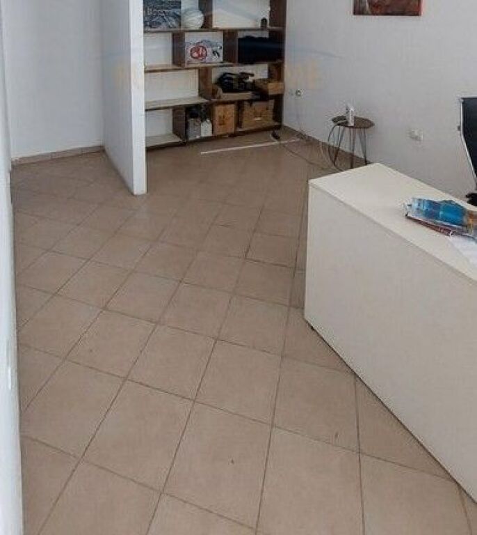 Qira, Ambient Biznesi, Bulevardi Zogu I, Tiranë