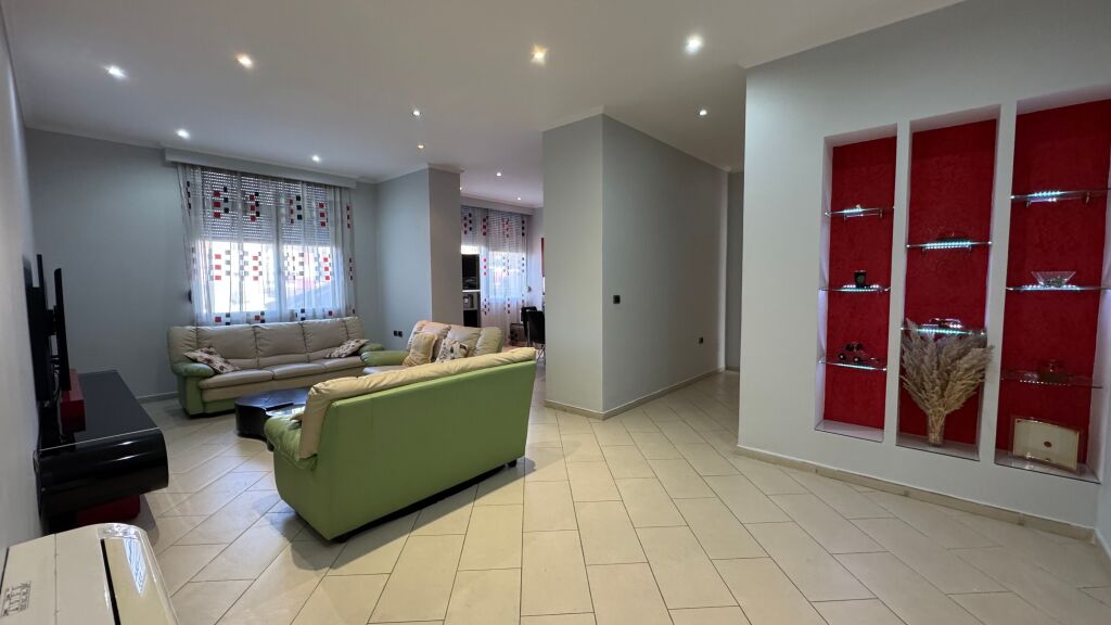 Apartament ne qender tirane