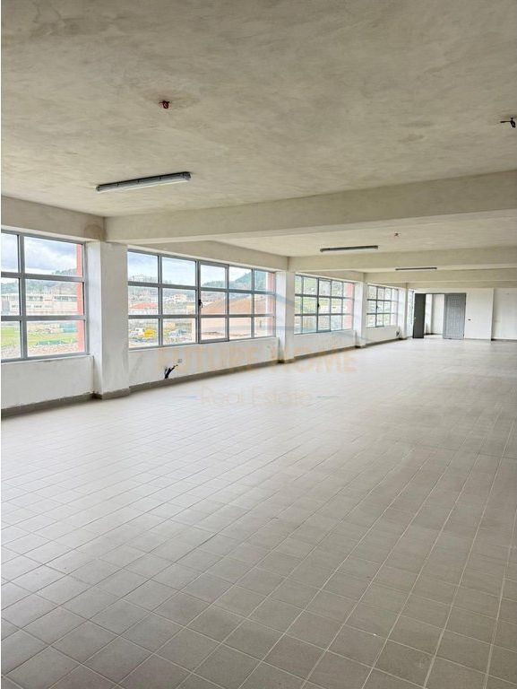 Affitto, Capannone, Prush, Tirana