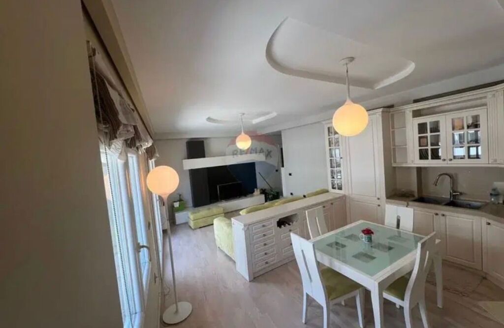 Apartament - Për Shitje - Liqeni i Tiranës, Tiranë