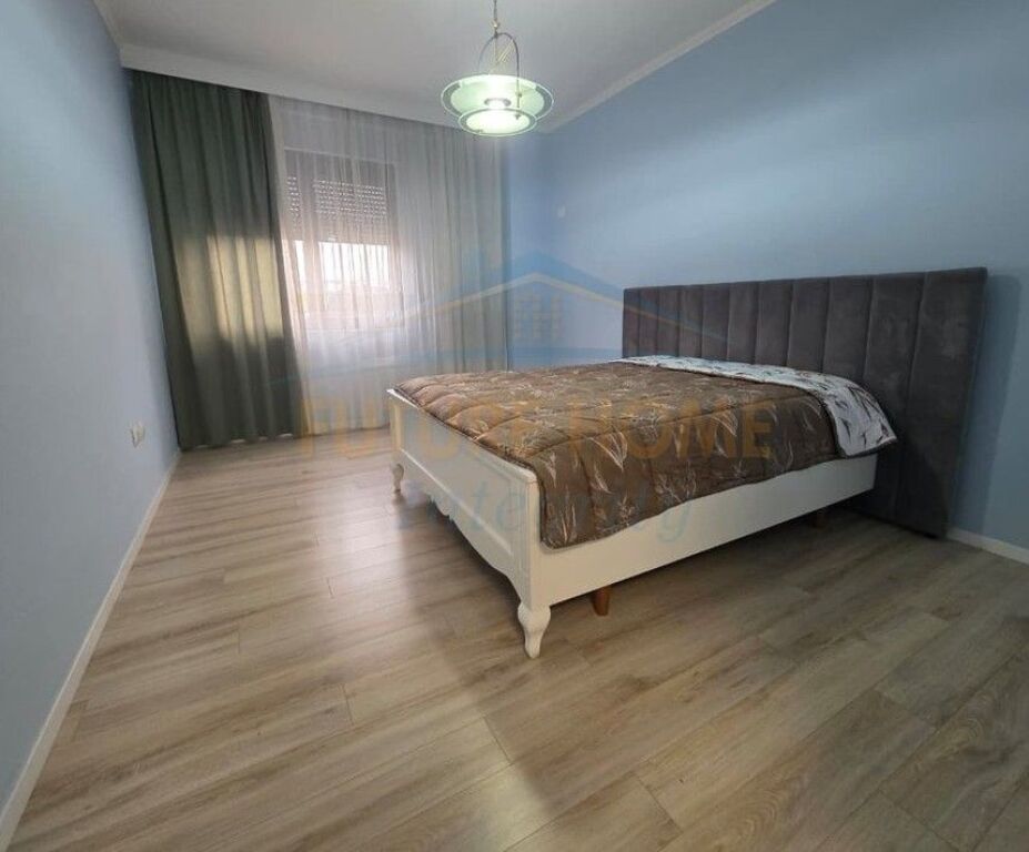 Qera, Apartament 2+1+2, Ish Tregu Elektrik, Tiranë.
