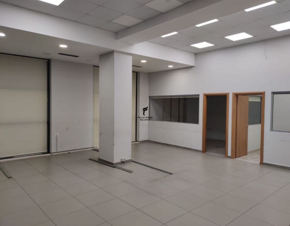 UFFICIO IN AFFITTO 108 M2 COMUNE DI PARIGI 120.000 LEKE FH-58945