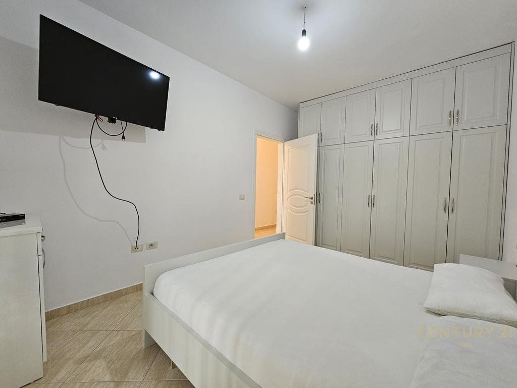 Apartament 2+1 tek Pallatet Cabej!