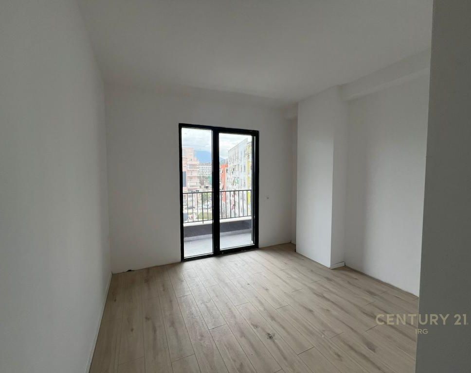 APARTAMENT 2+1+2 PER SHITJE TEK BULEVARDI I RI! 200,000 € Sip. Totale  98m2